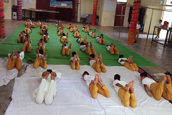 8th International Yoga Day celebrated at MVM Mandla.